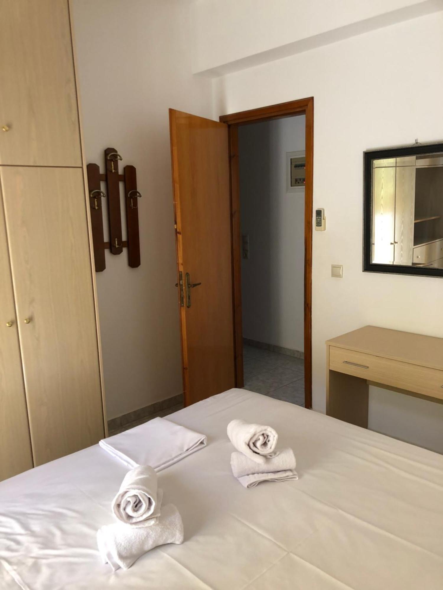 Blue Sky Apartments Makry Gialos  Exterior photo